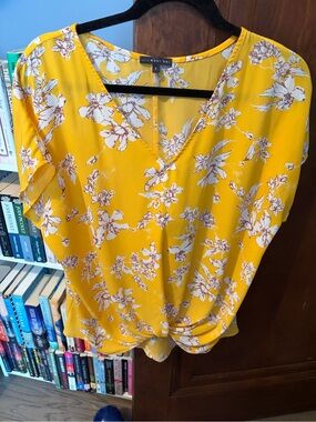 West Kei Yellow Floral V-Neck Twist-Front Blouse